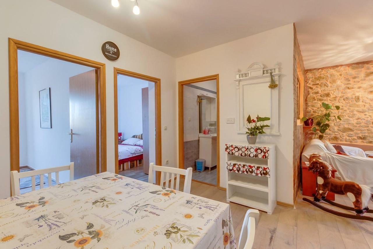 Apartment Matija Čunski エクステリア 写真